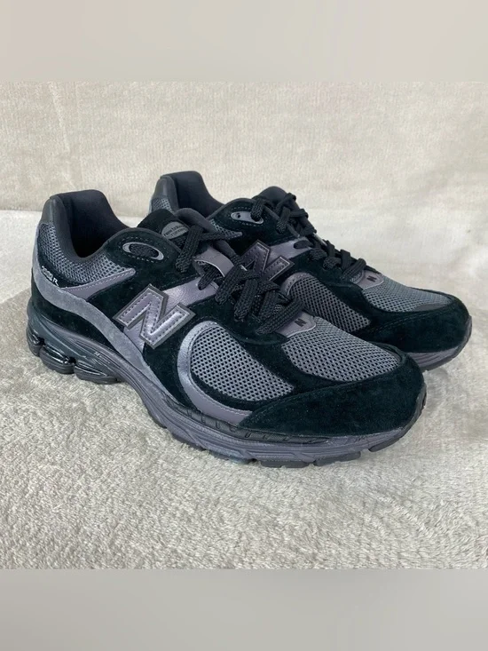 New Balance 2002R Shoes Mens Size 11 Black Gray Suede Running Sneakers NEW