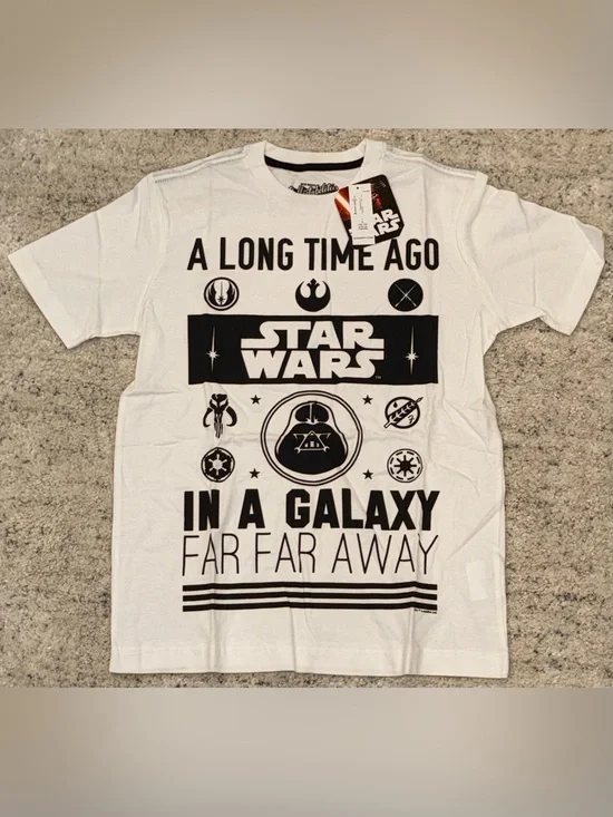 NWT Old Navy Star Wars Boys Graphic T-Shirt Size Large 10-12 White Darth Vader T