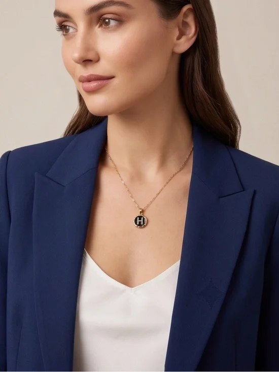 Elegant unbranded Gold   Black necklace size adjustable