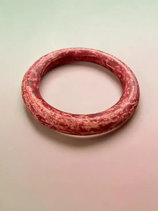 Vintage Red Cream Marbled Lucite Bangle Bracelet Matte Mod 11.25