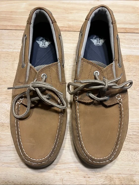 Dockers Tan Leather Boat Shoes with Moc Toe Stitching