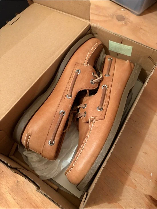 New Classic Men's Boat Shoes - Tan Leather