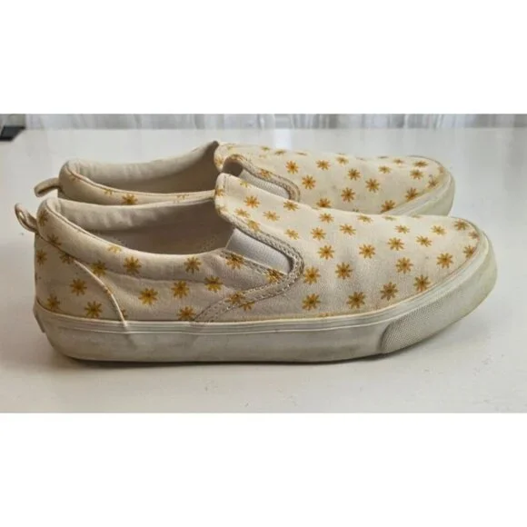 Old Navy Printed Canvas Slip-On Sneaker size 4