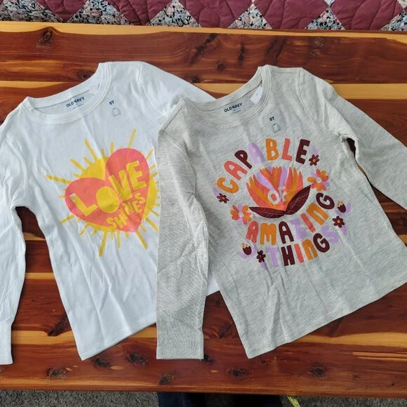 Lot of 2 Old Navy Toddler Girl Printed Long Sleeve Scoop Neck Tees Size 5T 