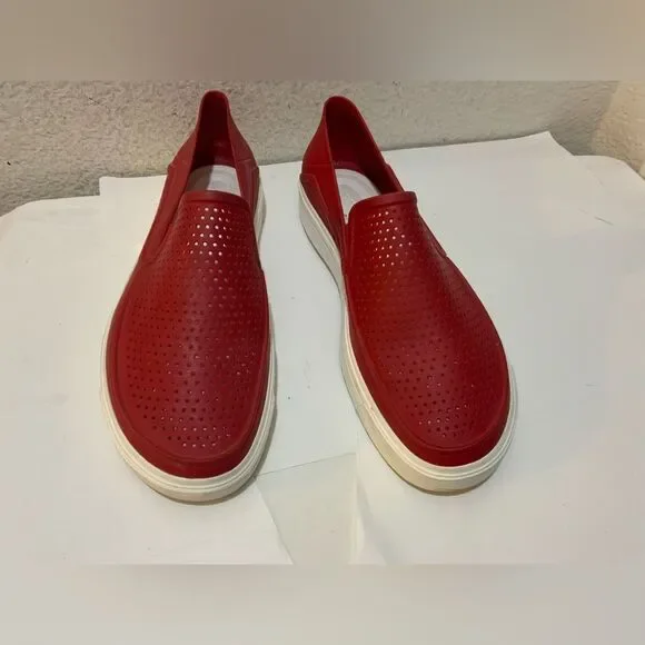 Crocs red white Men’s size 9