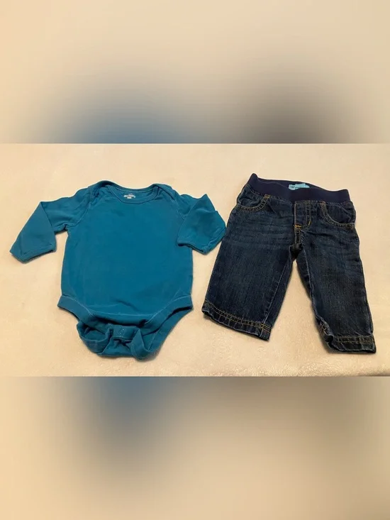 Teal Infant Long Sleeve Bodysuit and Dark Wash Jeans