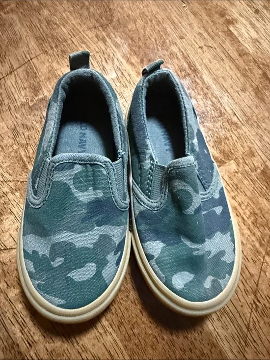 Old Navy Green Camouflage Slip-On Sneakers for Kids