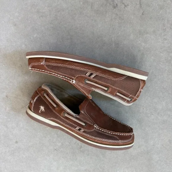 VINATGE 2000s Brown leather slip-on boat shoes with white stitching. Size: US 11