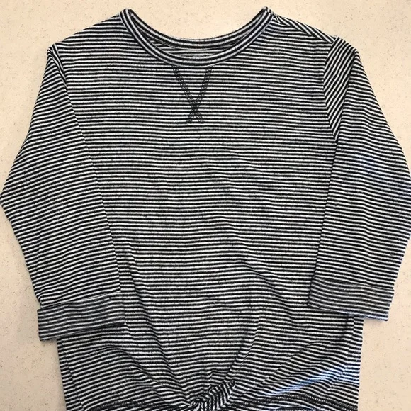 🌴2/$20 Old Navy Girls Tie Front Top