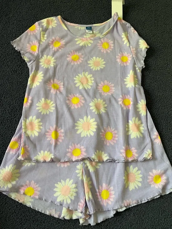 Old Navy Lavender Floral Daisy Pajama Set with Yellow Centers