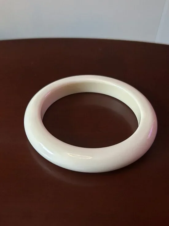 Vintage Creamy Ivory Chunky Bangle Bracelet | Mid Century Off White Lucite Stack