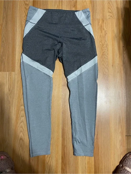 Old Navy Two-Tone Gray Active Leggings