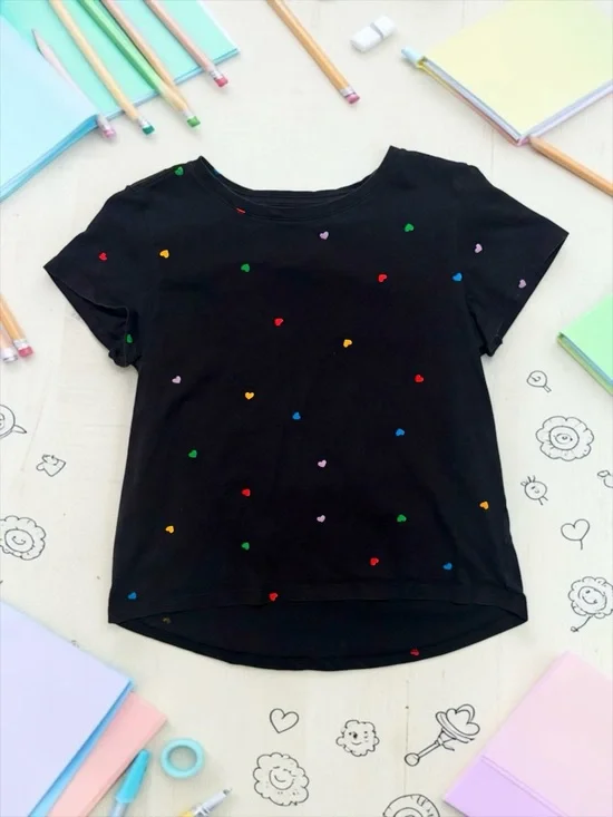 Old Navy Softest Tee – Black with Rainbow Hearts, Girls Medium (8), EUC