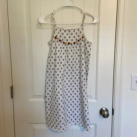 Old Navy girl’s frilled‎ neckline dress — XL
