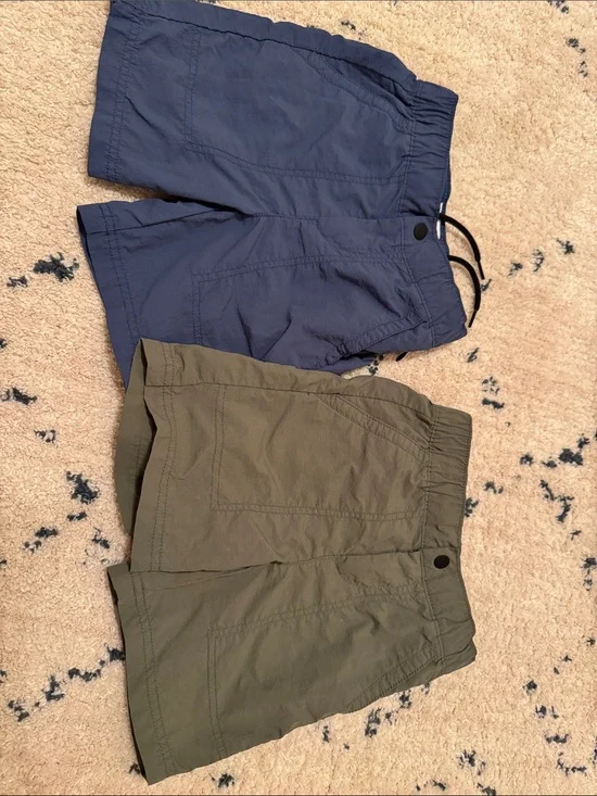 Old Navy Kids Shorts in Navy & Olive
