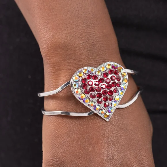 Paparazzi Top Hinge Heart Bracelet