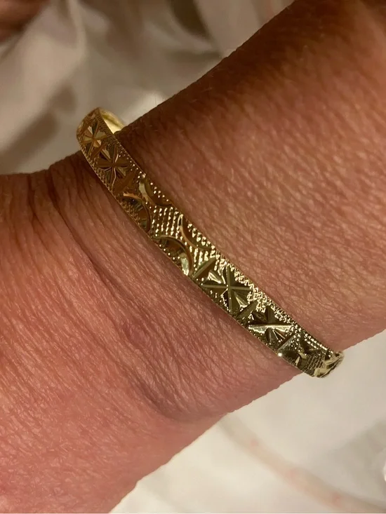 Filigree Gold-Tone Women's Fashion Bracelet