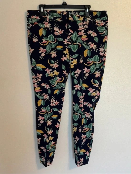 Old Navy size 14 Floral Print Navy Leggings