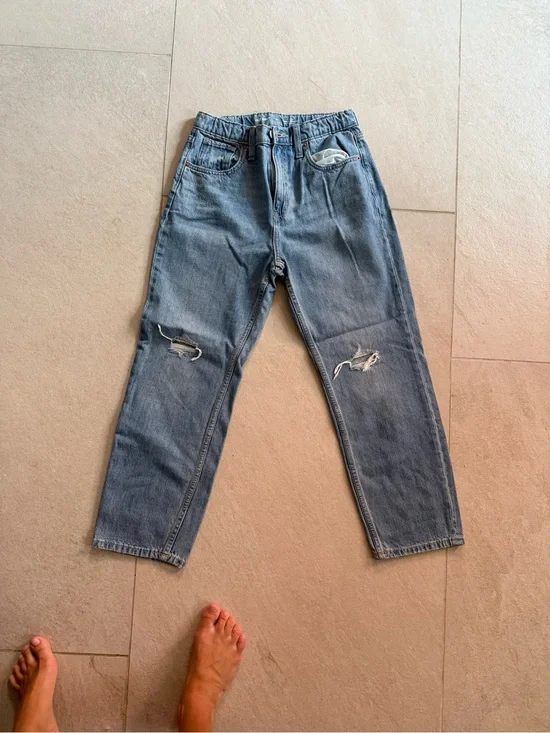 Old Navy Light Blue Distressed Girls Jeans