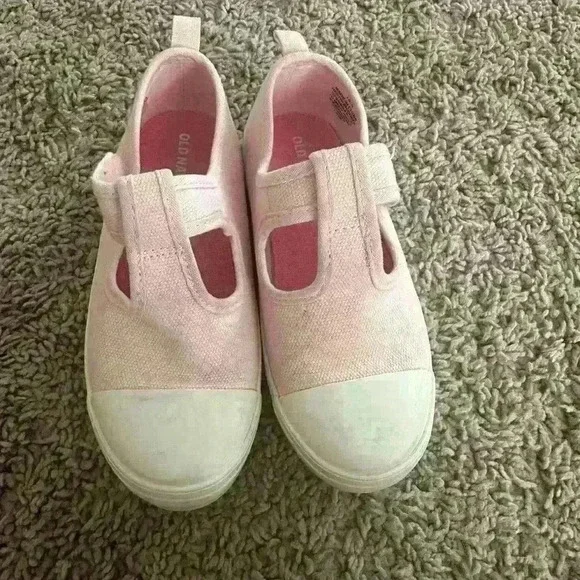 Old Navy pink shoes