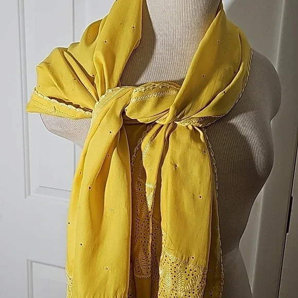 Fabindia, chikankari enbroidery.  Hand‎ blocked organic cotton/silk stole/scarf.
