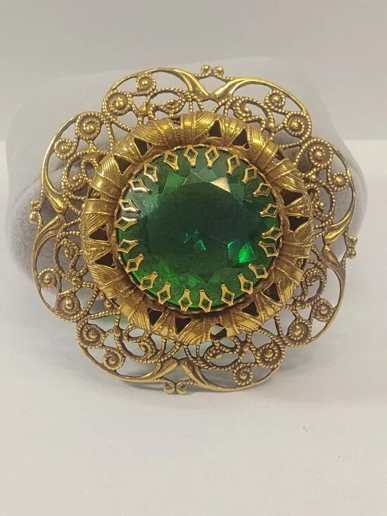Vintage Brooch Pin Gold tone Large Green Stone Retro Jewelry Victorian Style