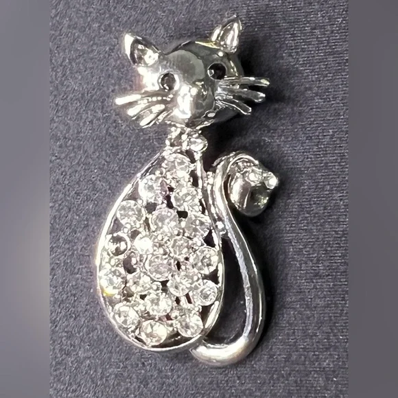 Vintage Silver Tone Cat Kitty Brooch / Pin w/ Sparkly Rhinestones