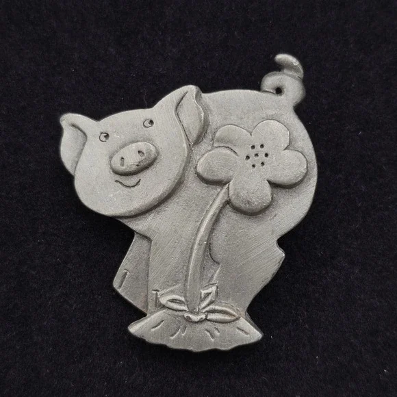 Pewter‎ Pig Brooch Vintage 1998 Flower Lapel Pin Signed Mali Farm Barn Animal