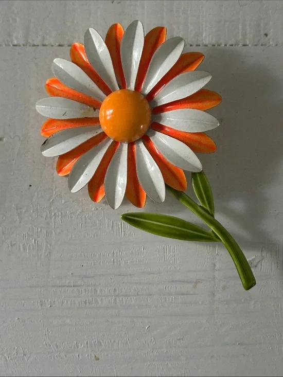 Vintage 1960’s Enamel Metal Orange & White Daisy Green Stem Brooch
