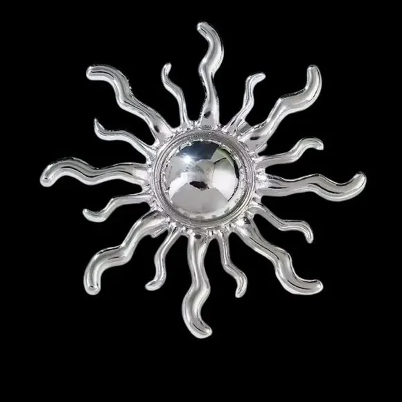 SILVERTONE SUN BROOCH‎