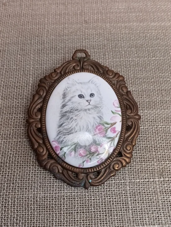 Hand Crafted Bronze-Tone Cat Cameo Brooch with Pink Floral Accents