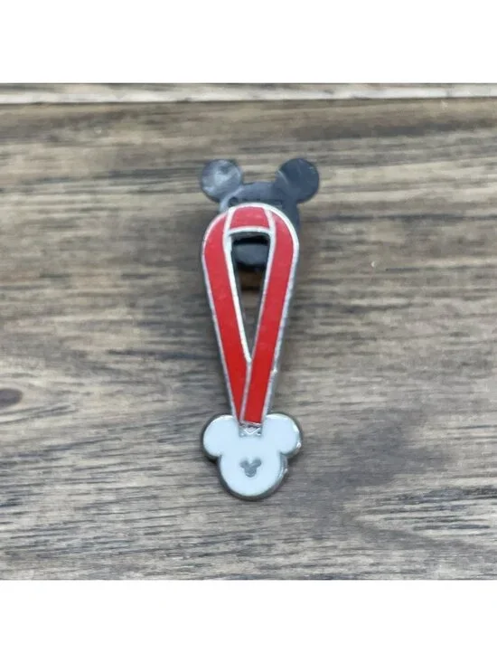 Disney Pin 2010 Hidden Mickey 4 of 5 Red Lanyard Ribbon WDW Pin Traders JD KG