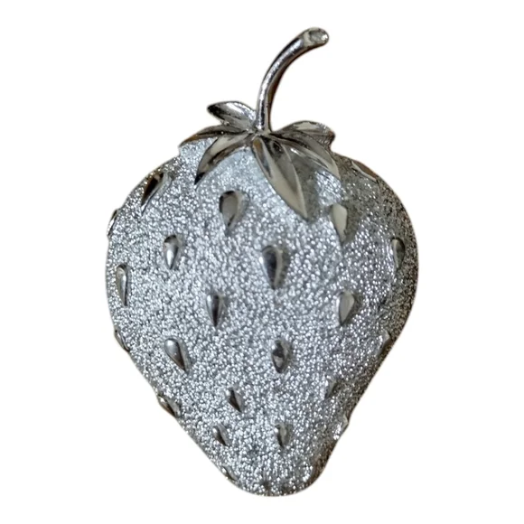 Vintage 1970's Sarah Coventry Silver Strawberry Ice Brooch Pin‎
