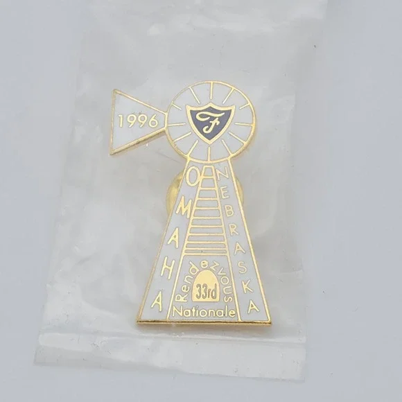 1996 OMAHA, NEBRASKA Pin Brooch 33rd National Rendezvous White Enamel Gold Tone‎