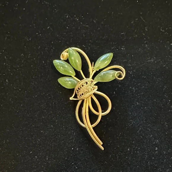 Vintage Jade and Gold Floral Brooch