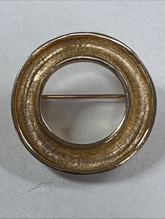 Gold-Tone Round DONUT Brooch Pin - Women Jewelry Brooches
