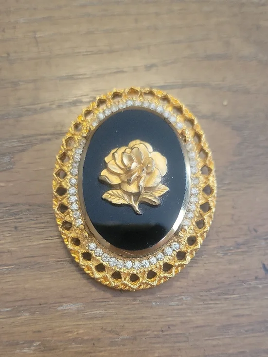 Vintage D&E Juliana 4 Celebrity Onyx Glass Rose Pendant Brooch Beautiful