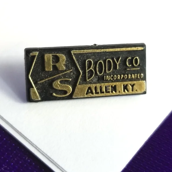 Vintage R/S Body Co. Inc lapel pin brooch brown gold Godwin truck Allen KY