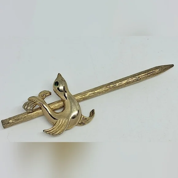 * Vintage Bobley Gold Tone Seal Bar Pin Brooch