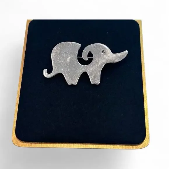 Vintage Mexico 925 Sterling Silver Modernist Elephant Brooch Pin Minimalist