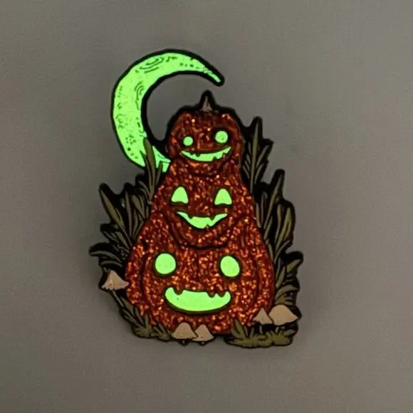 Guild Of Calamity Spooky Pumpkin Creatures GITD Blind Pin STACKED PUMPKIN CHASE