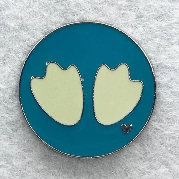 🔮 5/$25‎ Disney Donald Duck Footprint Pin