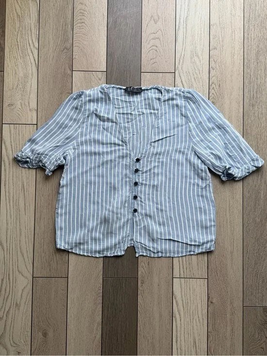 Zara Light Blue and White Striped Button-Front Blouse size M