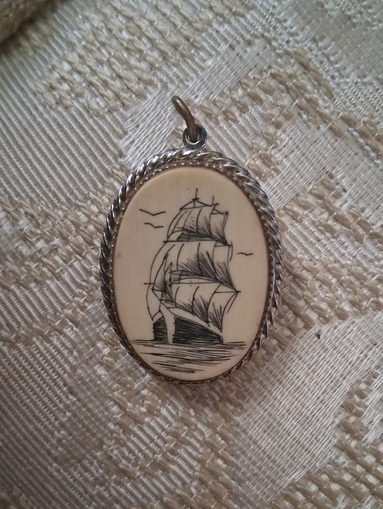Vintage Ship Scrimshaw Pendant   Brooch