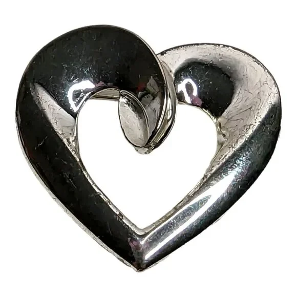 Anne Klein AK Silver Plated Polished Curve Heart Brooch Pin‎ Womens Jewelry