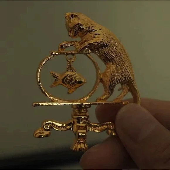 Vintage Style‎ Gold Cat & Fish Brooch Pin – Animal Design, Collectible Jewelry