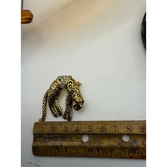 Vintage Gold Tone Rhinestone Leopard Brooch Arched‎ Big Cat Spotted Cheetah Pin