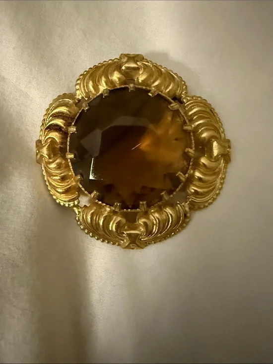 Vintage Gold-Tone Brooch with Amber Glass Center