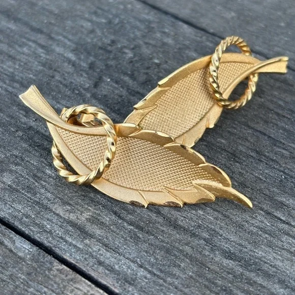 Vintage Hair Barrette Set of 2 Gold Metal Leaf Style Clip Hair Accessory