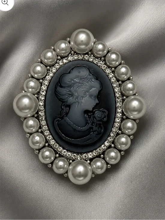 Gold Dipped Pearl Epoxy Cameo Brooch
